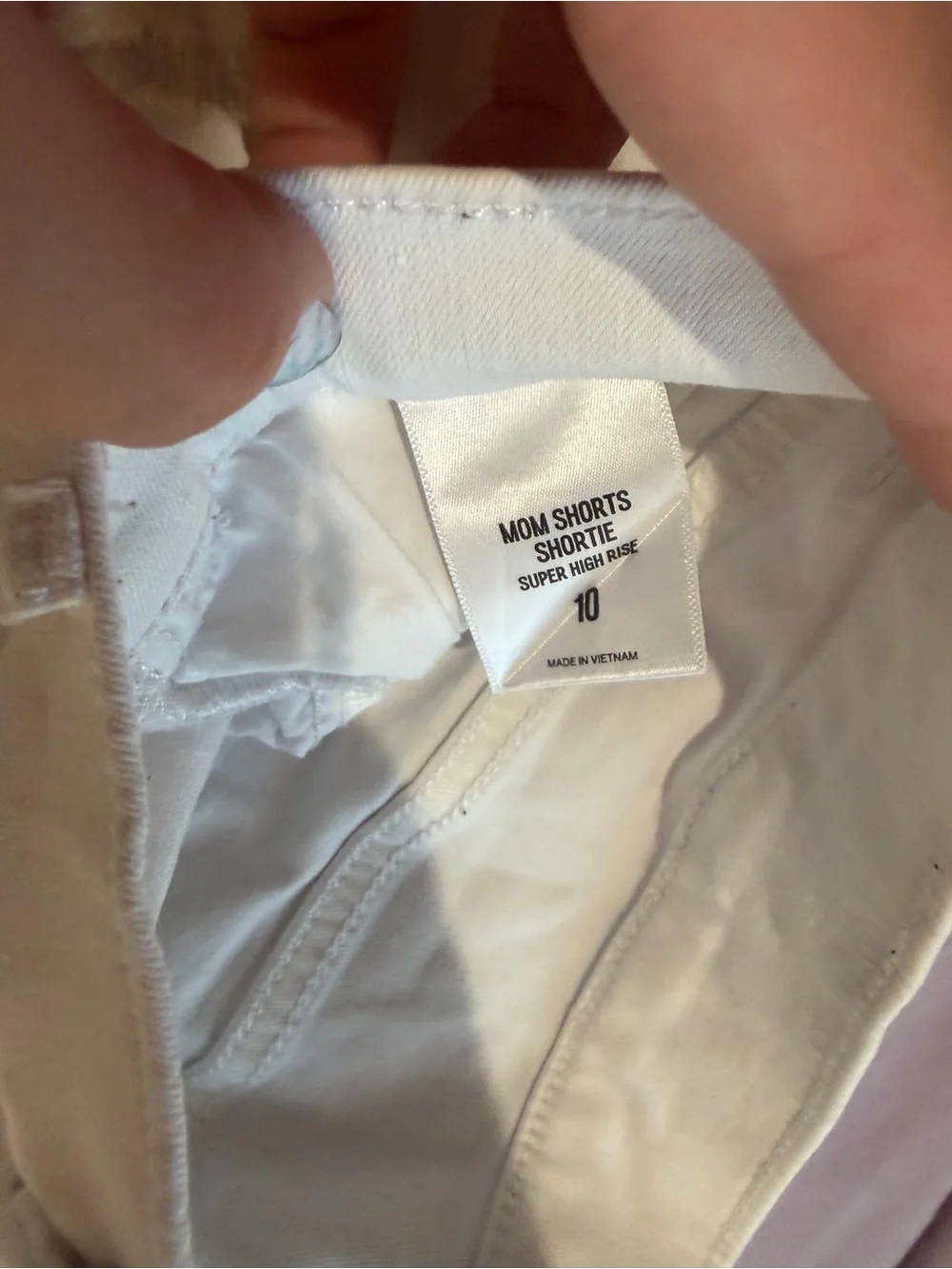 Express size 10 High-Rise White Women’s Distressed Denim Shorts - Picture 3 of 3